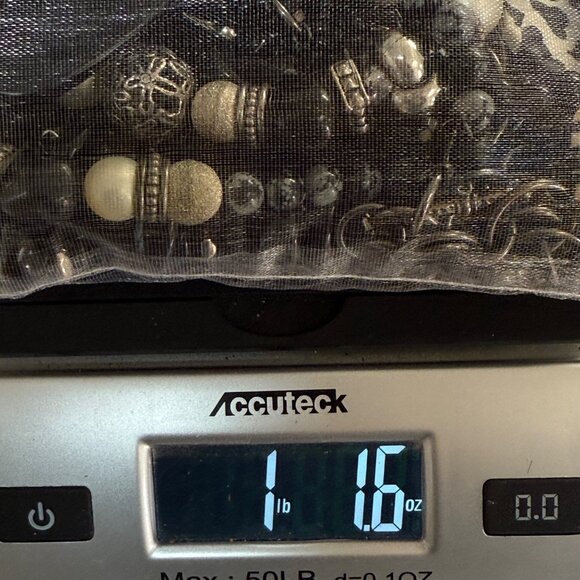 Black Jewelry Mystery Lot Beaded Silver Tone Assorted Dark Colors Includes Neckl - Picture 8 of 8